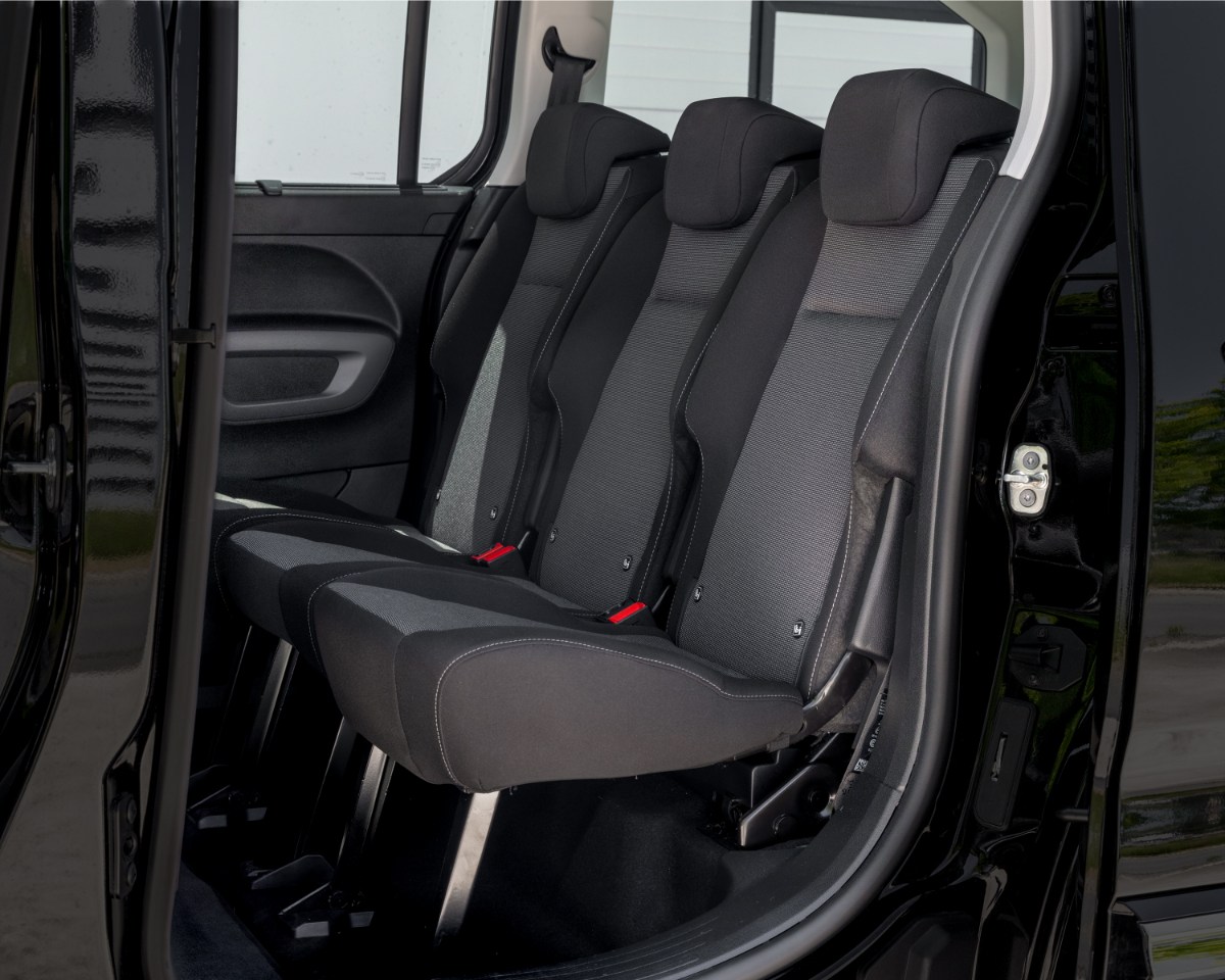 Toyota Prace Alquiler Luxevan