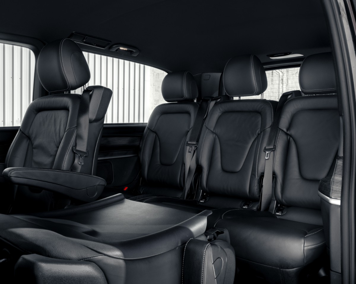 Mercedes clase EQV300 Alquiler Luxevan